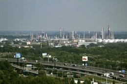Obr. 1 Rafinérie Slovnaft Bratislava
