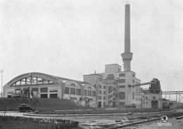 Obr. 1 Spalovna odpadů v Praze Vysočanech svůj provoz zahájila v roce 1934 a pyšnila se prvním 100 m komínem v Praze